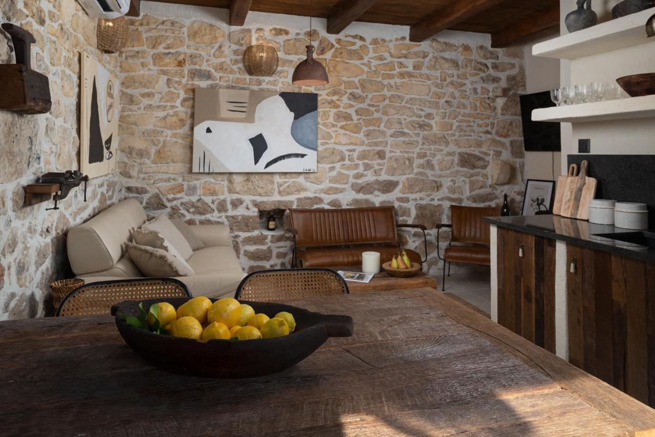 Blacksmith'S House - Rental House With Heated Pool Posedarje Exterior foto