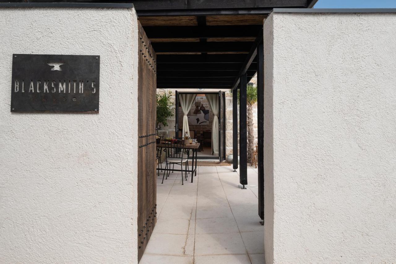 Blacksmith'S House - Rental House With Heated Pool Posedarje Exterior foto