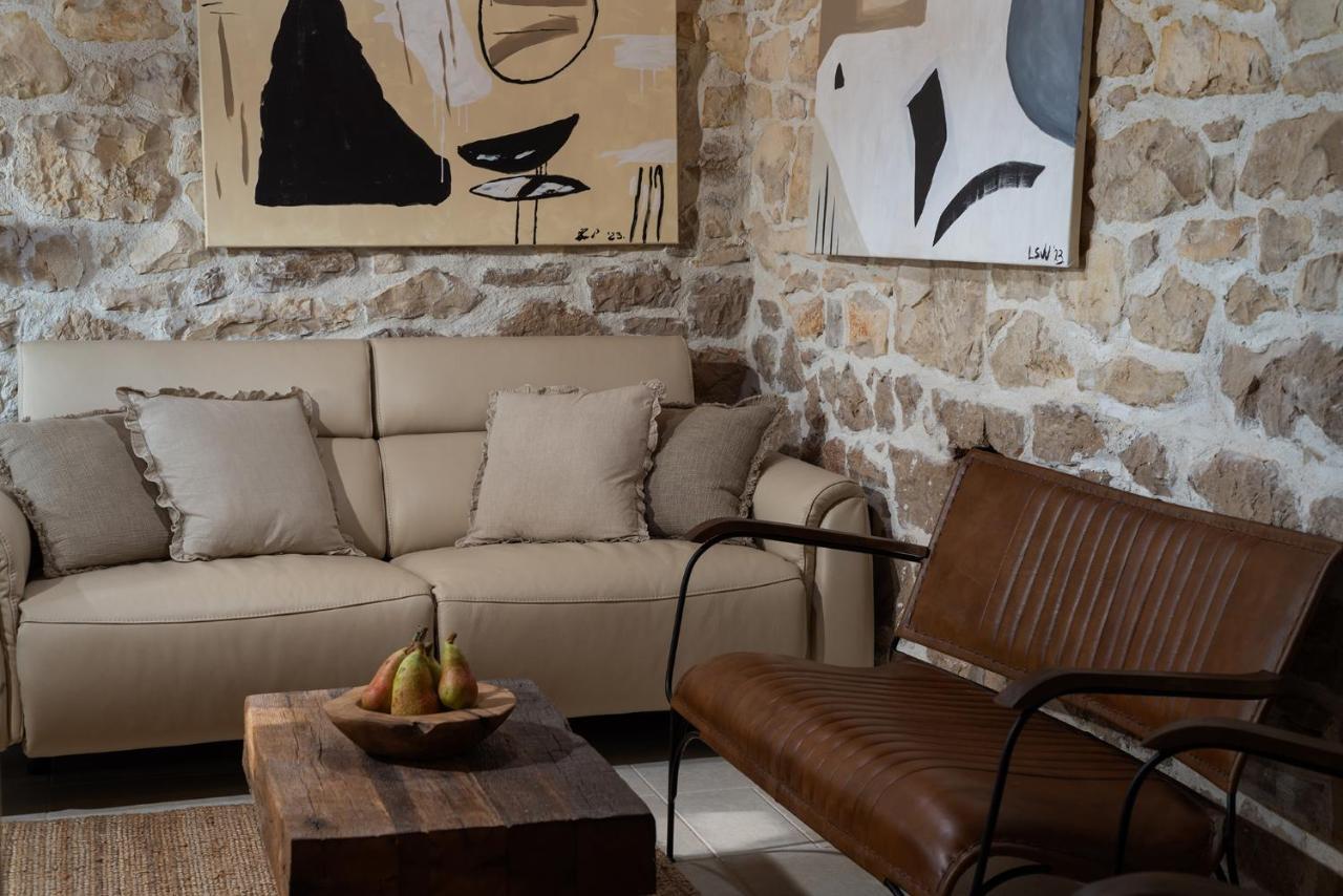 Blacksmith'S House - Rental House With Heated Pool Posedarje Exterior foto