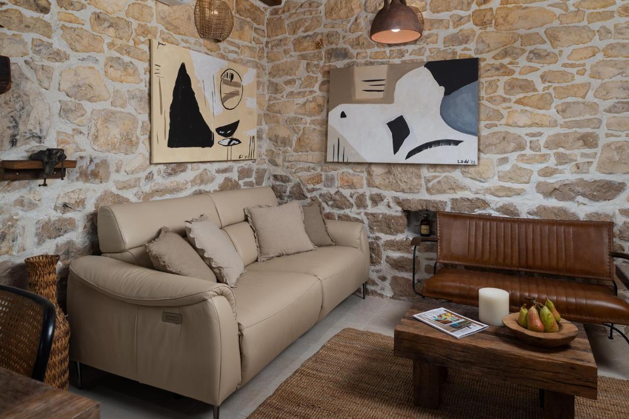 Blacksmith'S House - Rental House With Heated Pool Posedarje Exterior foto